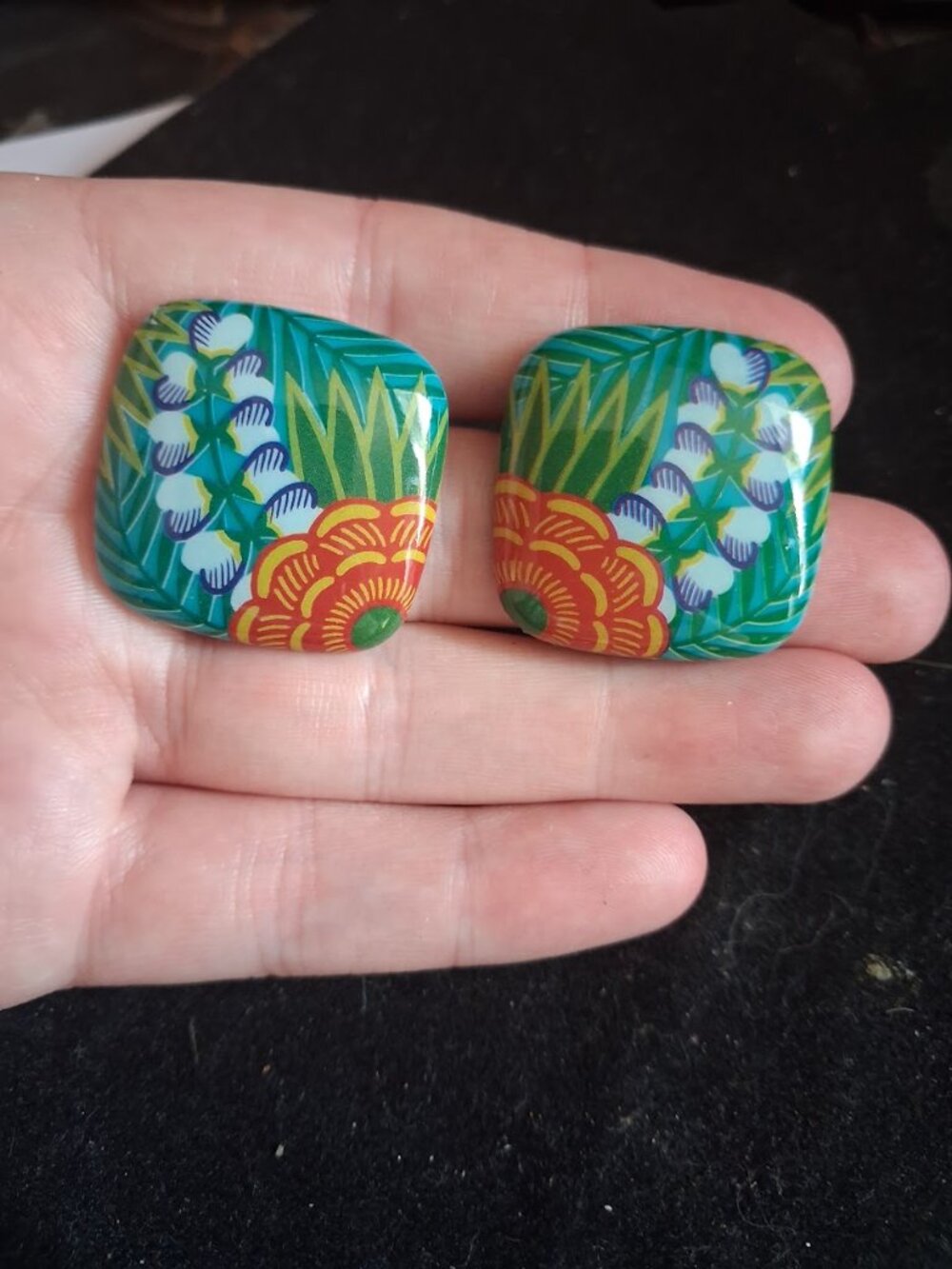 Tropical style stud earrings